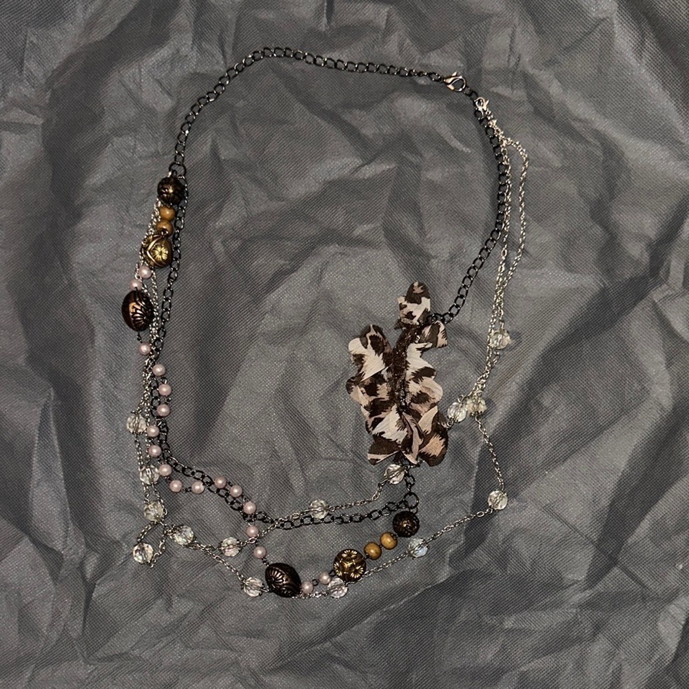 Chic Multi-Layered Necklace with Floral Accent